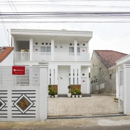 Reddoorz Syariah Near Rsud Kota Bogor-2